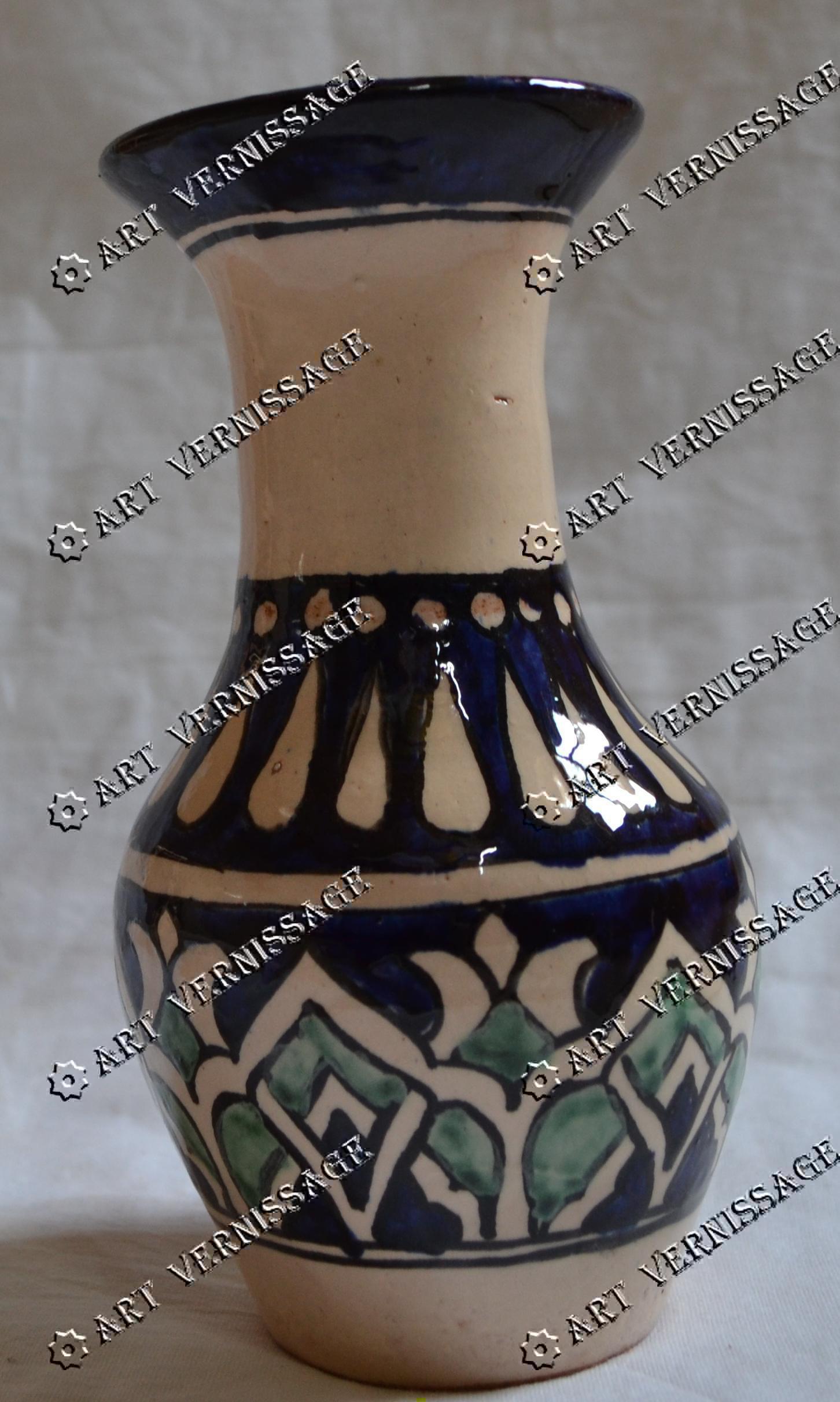 Madokhil vase